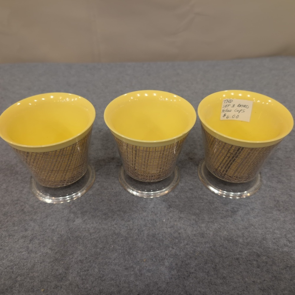 Retro Yellow Glass Cups Set of 3 Woven Design Pedestal Base Drinkware - Picture 1 of 3